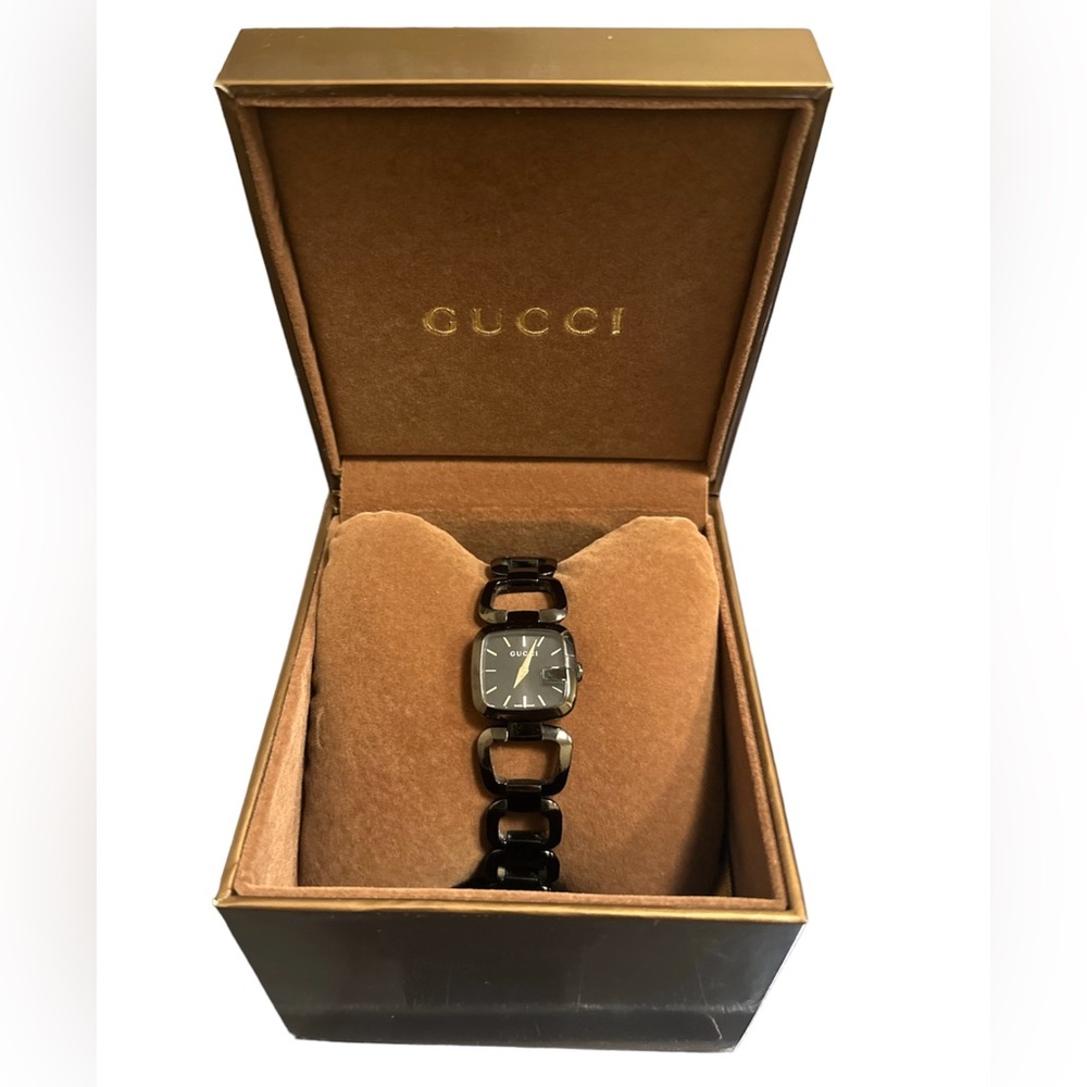 🎀Beautiful Gucci watch🎀 - Picture 2 of 5